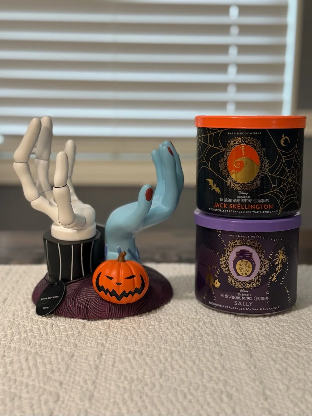 Nightmare before Christmas x Bath and bodyworks Jack & Sally hands candle holder